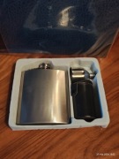 Piersiówka stal nierdzewna nowy zestaw 200 ml, 4 kieliszki + lejek + etui