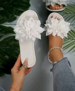 Francuskie sandały z kwiatkiem