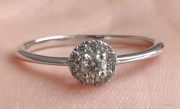 złoty pierścionek brylantami r.19 diamentami 585