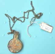 Naszyjnik wisiorek kolba buteleczka motyw oryginalna biżuteria damska