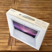 Apple MacBook 13.3" model A1181 z 2007 z kartonem