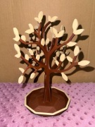 Organizer na biżuterię – dekoracyjne drzewko na ozdoby