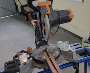 Ukośnica Evolution R255SMS uszkodzona na części. 