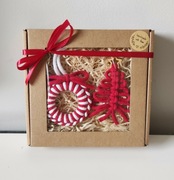 Zestaw prezentowy, ozdoby choinkowe z makramy