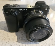 Aparat fotograficzny Sony A6000 z obiektywem + dodatki