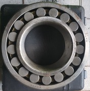 Łożysko baryłkowe 22226 FŁT3 polskie 