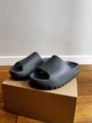 Yeezy slides 37 slate grey z ostatniego dropu