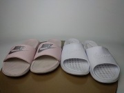 2 Pary klapek Nike, rozm. 43 dł. wkł. 28,5 cm
