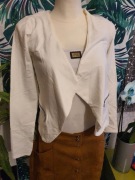 Marynarka sweter biała 