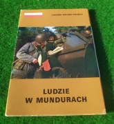 Ludzie w mundurach Zestaw pocztówek z LWP wojsko polskie 8 sztuk