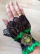 Bransoletka-mankiet z koronką w stylu bocho