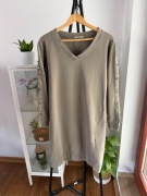 Bawełniana dresowa sukienka z perełkami 97% cotton V neck