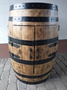 Opalany barek LED z  beczki z dębowej po whisky.