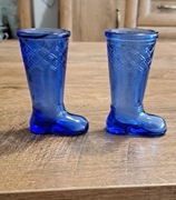 Szklany kobaltowy but