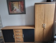 Zestaw mebli biurowych. Ryflowane fronty