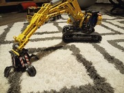 Koparka gąsienicowa z klocków technik nie lego