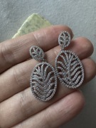 Srebrne kolczyki z cyrkoniami kruk