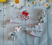 Zestaw zawieszka do smoczka+gryzak+przypinka+2x brelok 