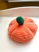 Dynia własnoręcznie wykonana na szydełku