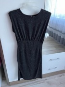 Sukienka z świecącą nitką