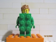 LEGO Minifigures - figurka Brick Costume guy, lekko używana