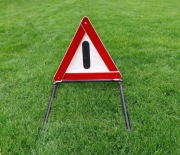 Samochodowy trójkąt ostrzegawczy w etui odblaskowy składany 