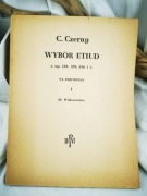 Wybór etiudy na fortepianie 