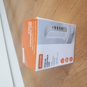 Stacja ładująca USB marki Hykker. 