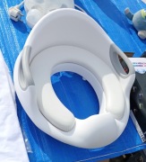 Nakładka na toaletę dla dzieci biała z poduszką 