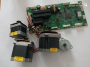 Płytka sterująca z zestawem czterech silników krokowych 1.76 V 2A