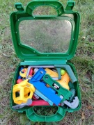 Zabawkowe narzędzia walizka