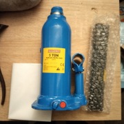 Hydrauliczny podnośnik słupkowy 5 t 125 mm