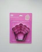 zestaw metalowych foremek do wycinania ciastek w kształcie babeczki