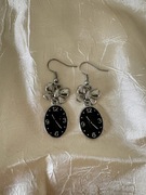 Kolczyki wiszące srebrne czarne zegar