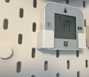 Uchwyt do zegara IKEA KLOCKIS na tablicę SKADIS