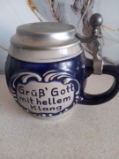 Kufel z cynową pokrywą 