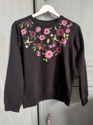 Czarna bluza w kwiaty Sinsay