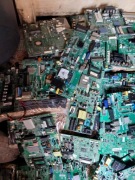 Płyty zasilaczy i płyty główne z telewizorów LCD i LED 