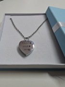 Srebrny naszyjnik z zawieszką w kształcie serca