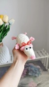 Biały szczurek na szydełku handmade, dekoracja 