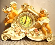 Zegar kominkowy z Cherubinkami , wykonany z żywicy - 30 x 21,5 cm