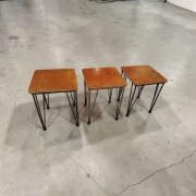 Taborety industrialne PRL – Technikum Ekonomiczne Opole – vintage (3 szt.)