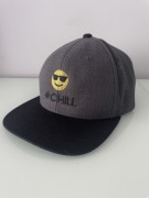 Czapka z daszkiem typu SnapBack,emotka #chill