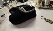 Kapcie Damskie UGG Tazz Black Platforma 36