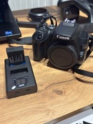 Lustrzanka cyfrowa CANON EOS 250D + ładowarka + 2 akumulatory