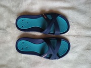 klapki basenowe marki ARENA w rozmiarze 36. 