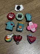 Przypinki do butów charms crocs medyczne