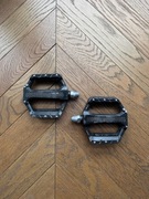 Pedały platformowe Shimano PD-EF202