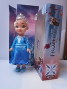 Śpiewająca LALKA średniej wielkości FROZEN II DISNEY ZJAWISKOWA HIT 3O CM