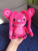 Maskotka pluszak Disney Stitch Angel różowa na szydełku 
